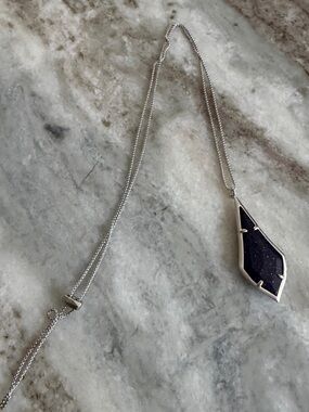 Kendra Scott Olivia Pendant Necklace with Dark Blue Geometric Pendant